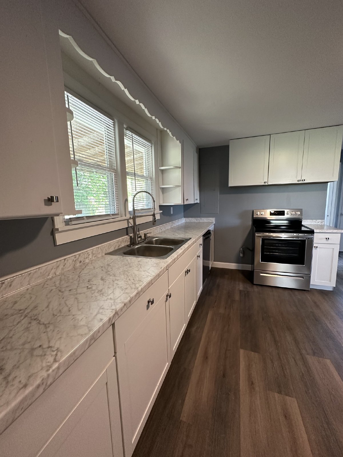 Newly Renovated 4 Bed, 2 Bath in Dickson property image