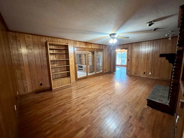 Country Living in the City*4 Bedrooms*Some Acreage Mowing included property image