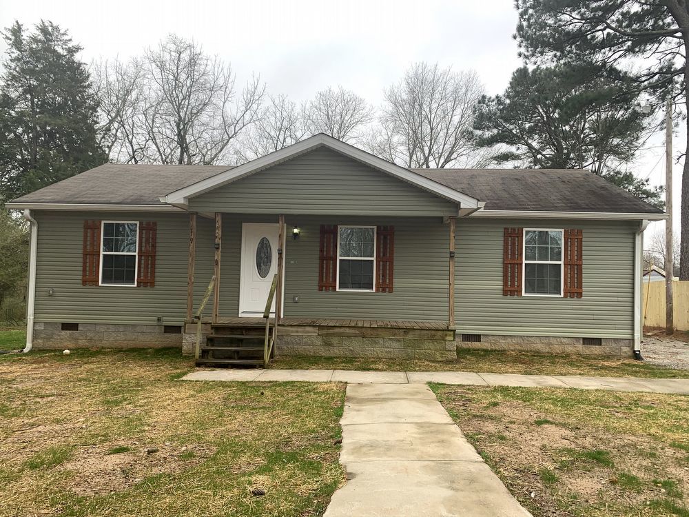Beautiful 3 Bedroom 2 Bathroom Ranch Style Home on Large Lot property image