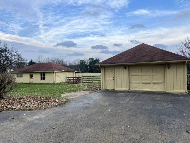 Country Living in the City*4 Bedrooms*Some Acreage Mowing included property image
