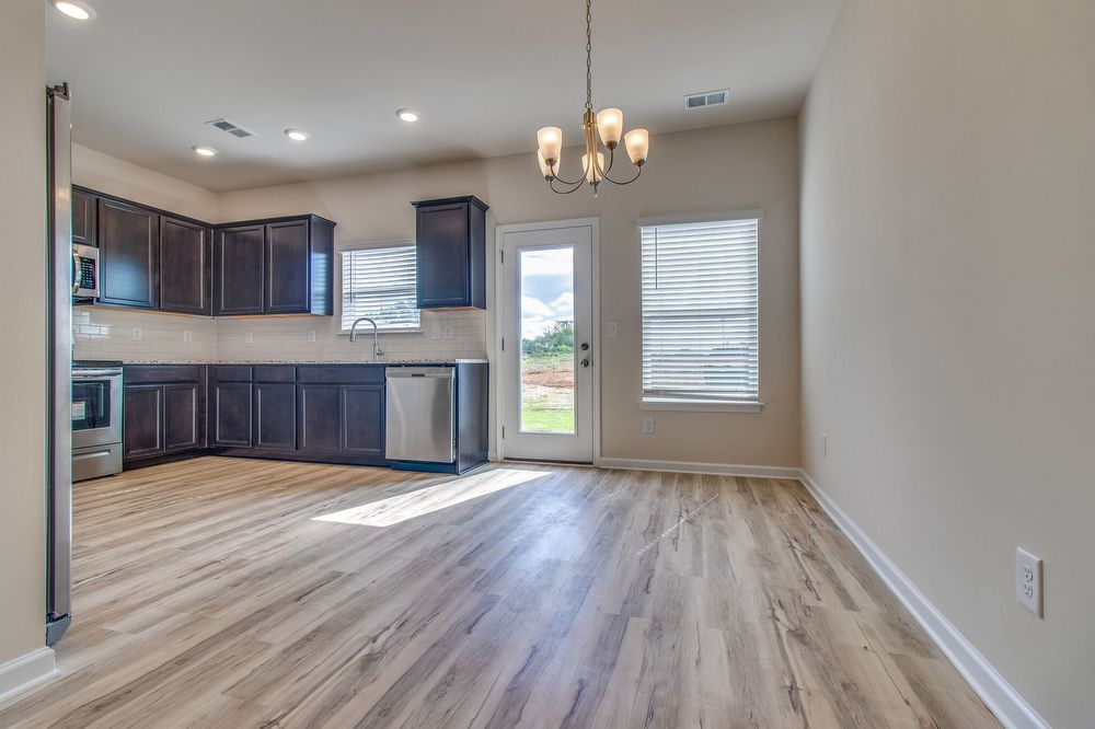 Beautiful 3BR/2.5BA Townhome in Columbia! property image