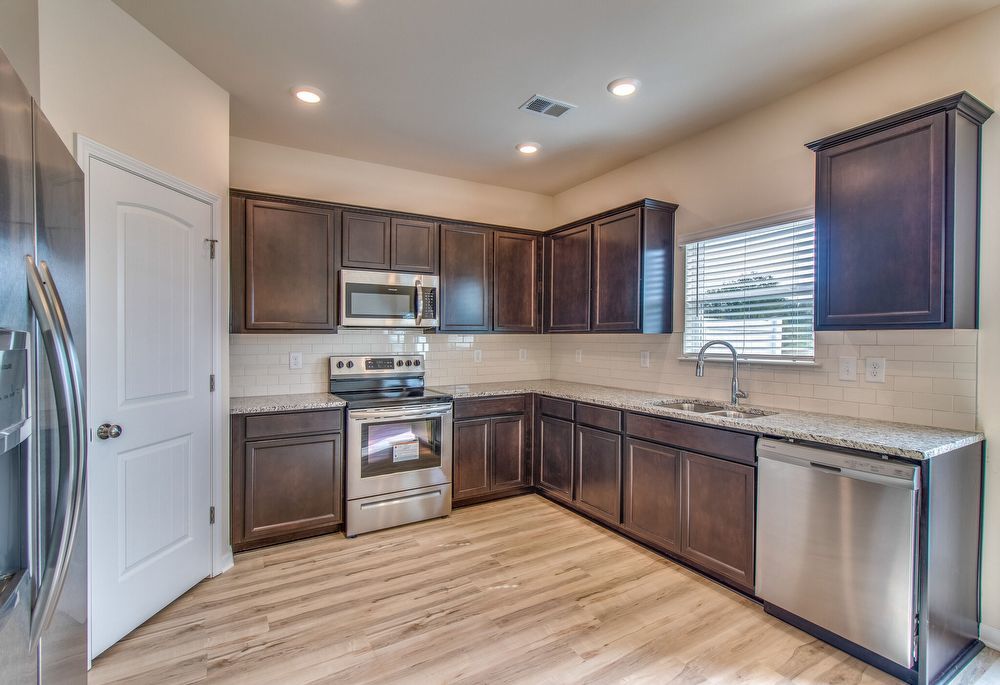 Beautiful 3BR/2.5BA Townhome in Columbia! property image