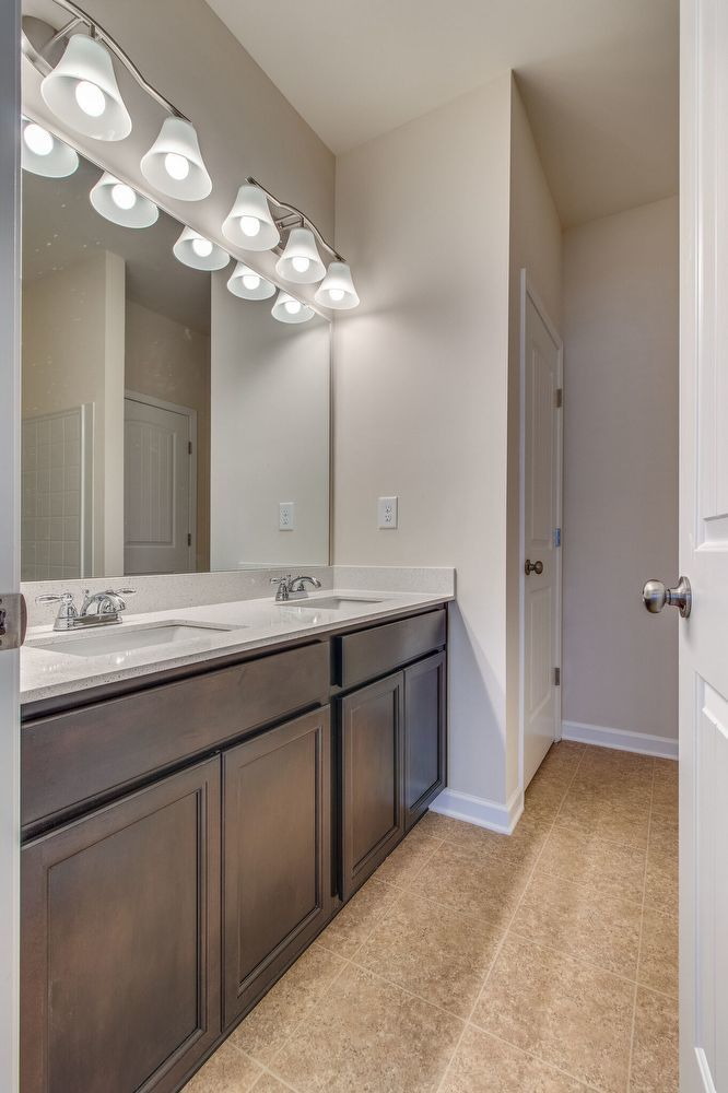 Beautiful 3BR/2.5BA Townhome in Columbia! property image