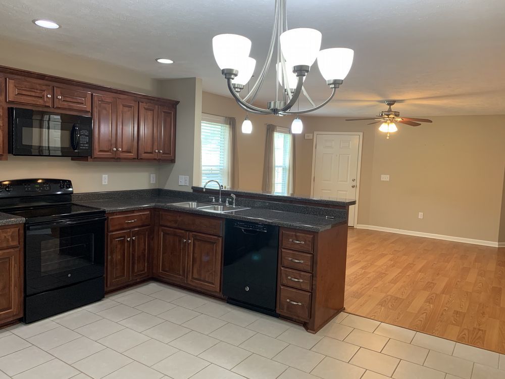 Charming 3 Bedroom Home with Fenced in Yard! property image