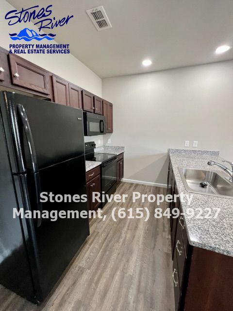 4 Bedroom Home, 2 Miles from MTSU! property image