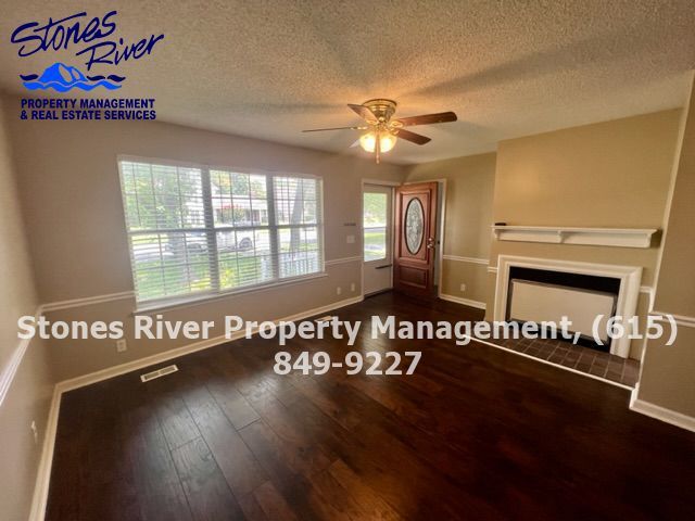 3 Bed/2 Bath Townhouse *Huge Bonus Room*SOUTH Murfreesboro property image