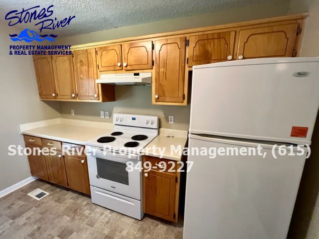 3 Bed/2 Bath Townhouse *Huge Bonus Room*SOUTH Murfreesboro property image