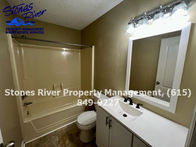 3 Bed/2 Bath Townhouse *Huge Bonus Room*SOUTH Murfreesboro property image