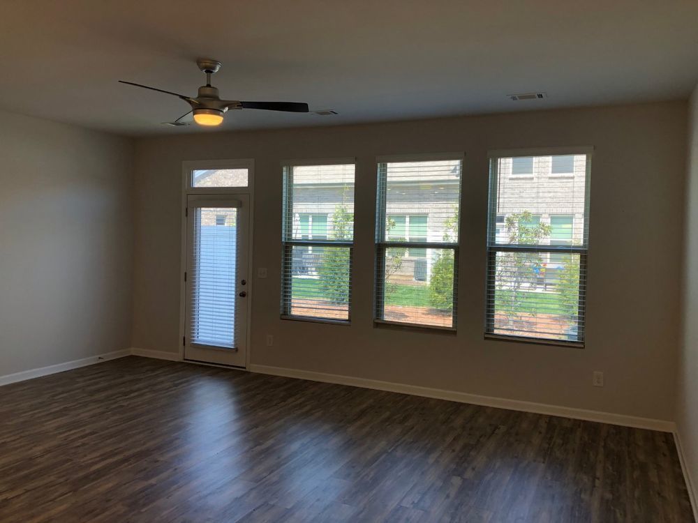 Beautiful Open Concept 3 BR 2.5 Bath Townhome in Murfreesboro - Off Veterans Parkway property image