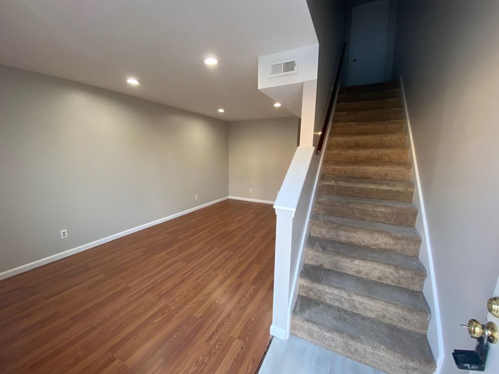 Spacious 2BR/1.5BA Townhome in Rossview Area – $950 month property image