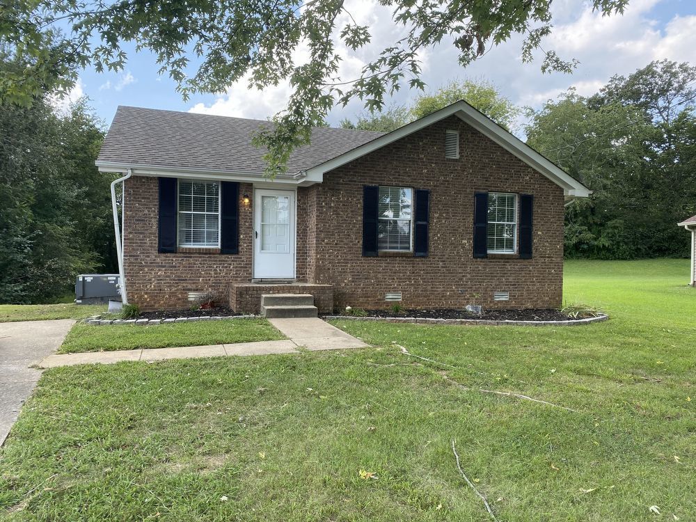 Charming 3 Bed, 2 Bath Home on Over an Acre! property image