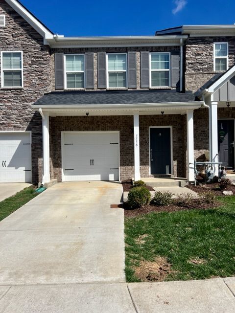 3 Bed 2.5 Bath Townhome, Minutes from I-24 & The Avenue! property image