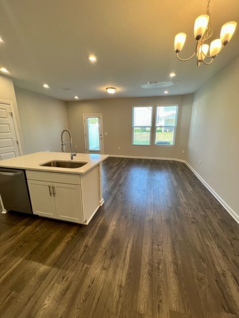 3 Bed 2.5 Bath Townhome, Minutes from I-24 & The Avenue! property image