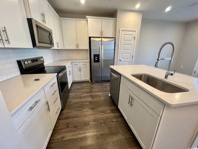 3 Bed 2.5 Bath Townhome, Minutes from I-24 & The Avenue! property image