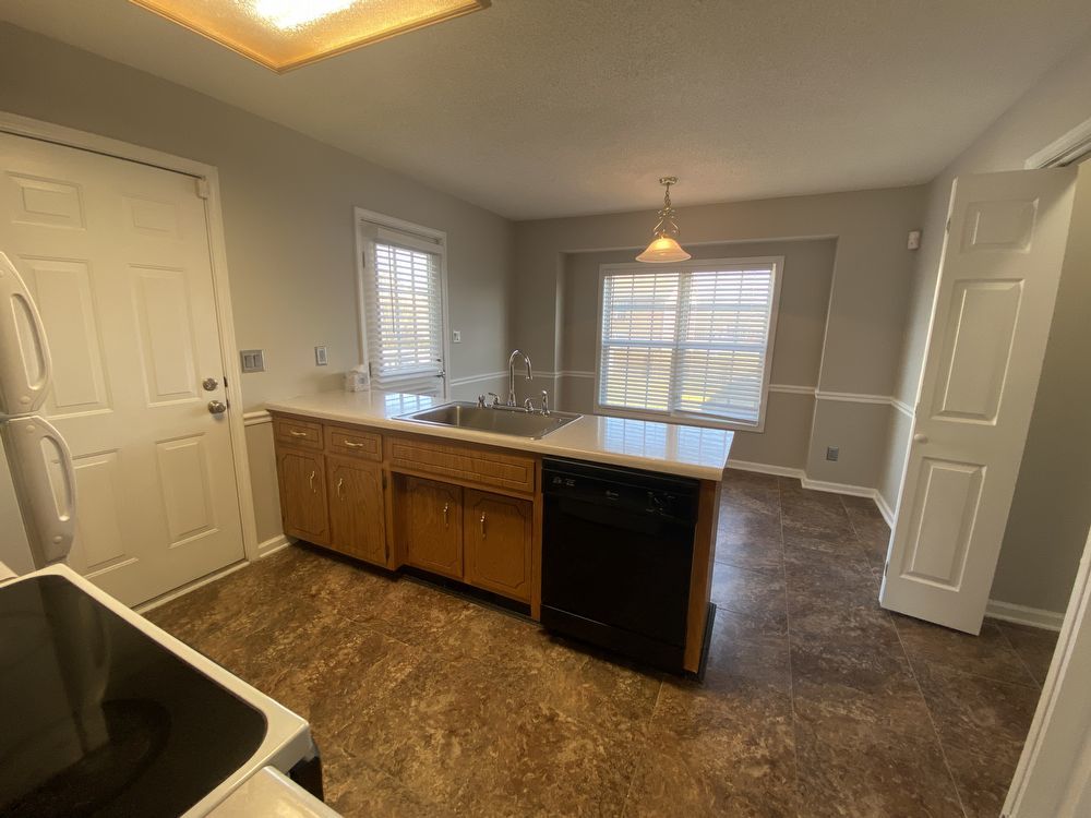 ✨ $500 Move-In Incentive for Approved Applications with a May Move-In! ✨ property image
