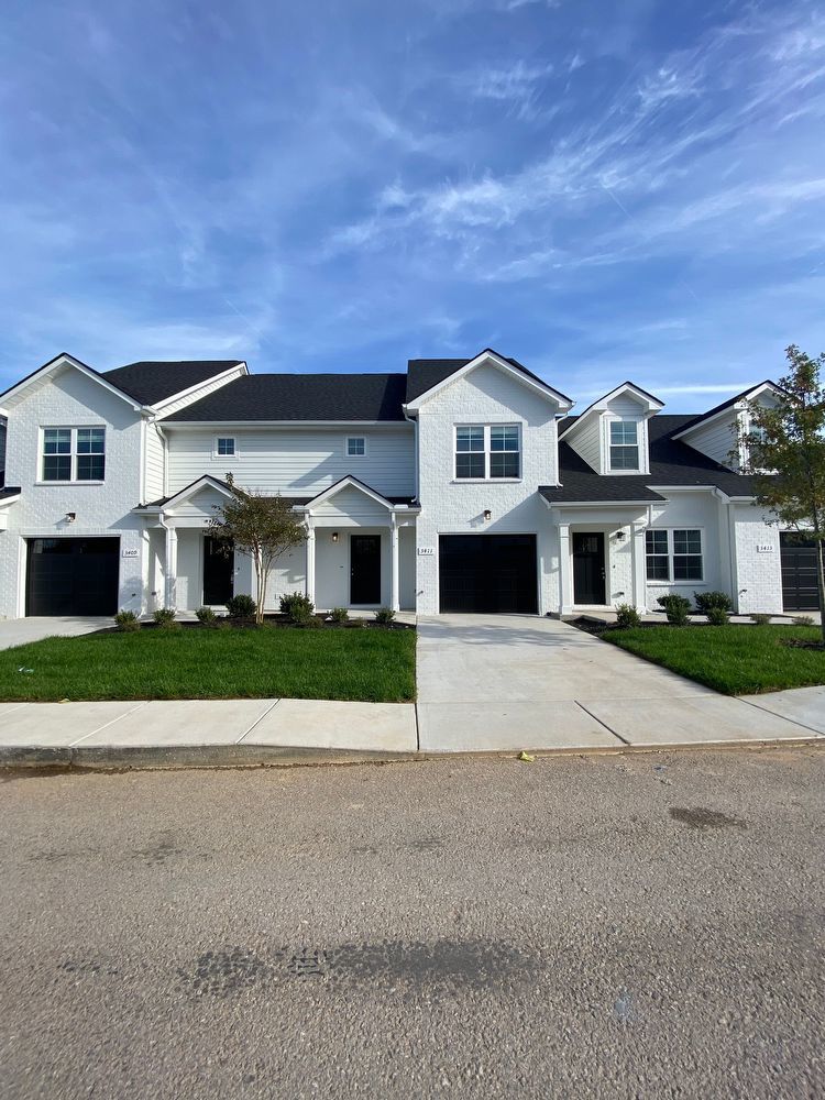 3 BD 3.5 BA 1 Car Garage Great Location Like New Townhome! property image