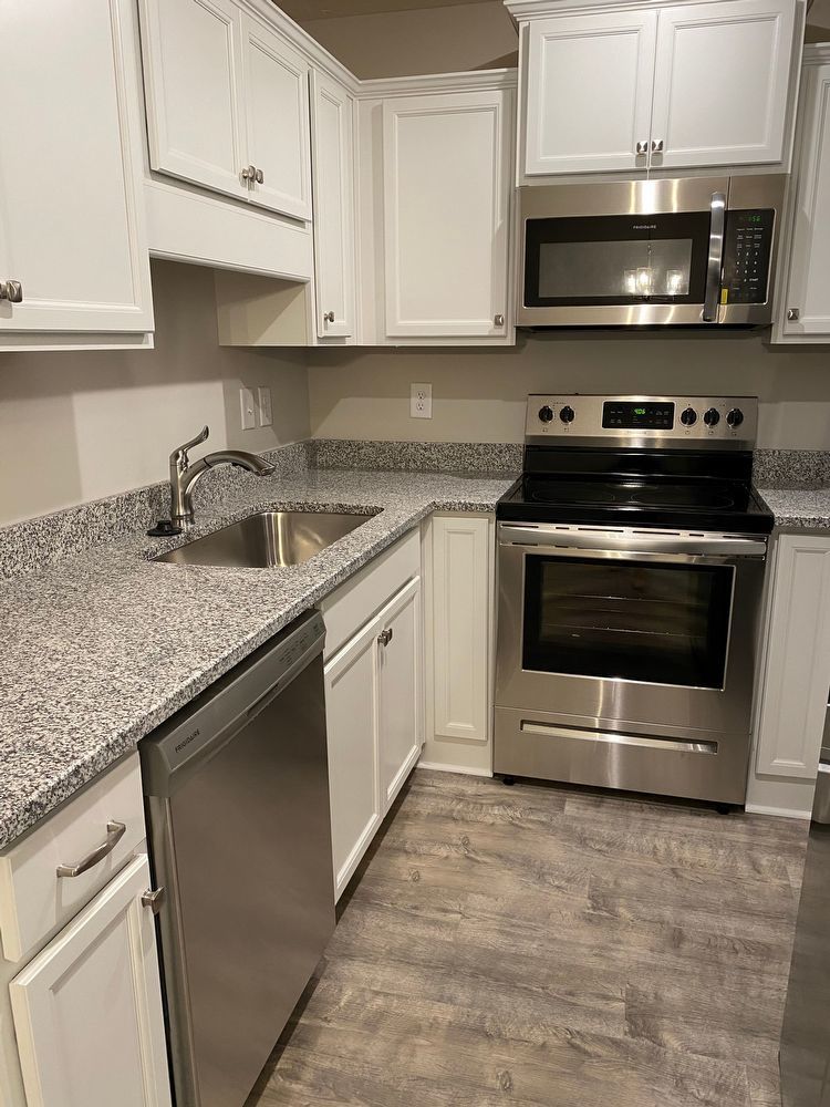 3 BD 3.5 BA 1 Car Garage Great Location Like New Townhome! property image