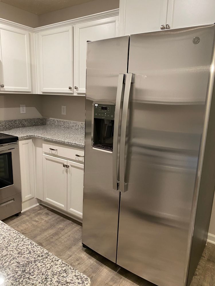 3 BD 3.5 BA 1 Car Garage Great Location Like New Townhome! property image
