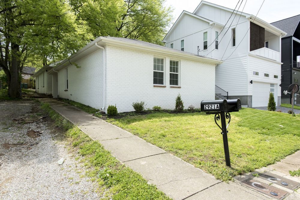 Charming 3 Bedroom Duplex in the Heart of West Nashville! property image