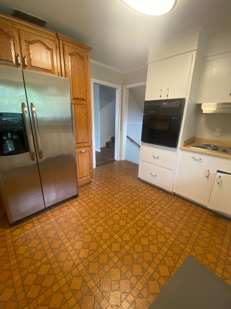 Charming 4 BR, 2 BA, Close to MTSU, 1 Car Garage, Large Carport property image