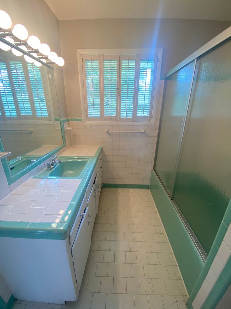 Charming 4 BR, 2 BA, Close to MTSU, 1 Car Garage, Large Carport property image