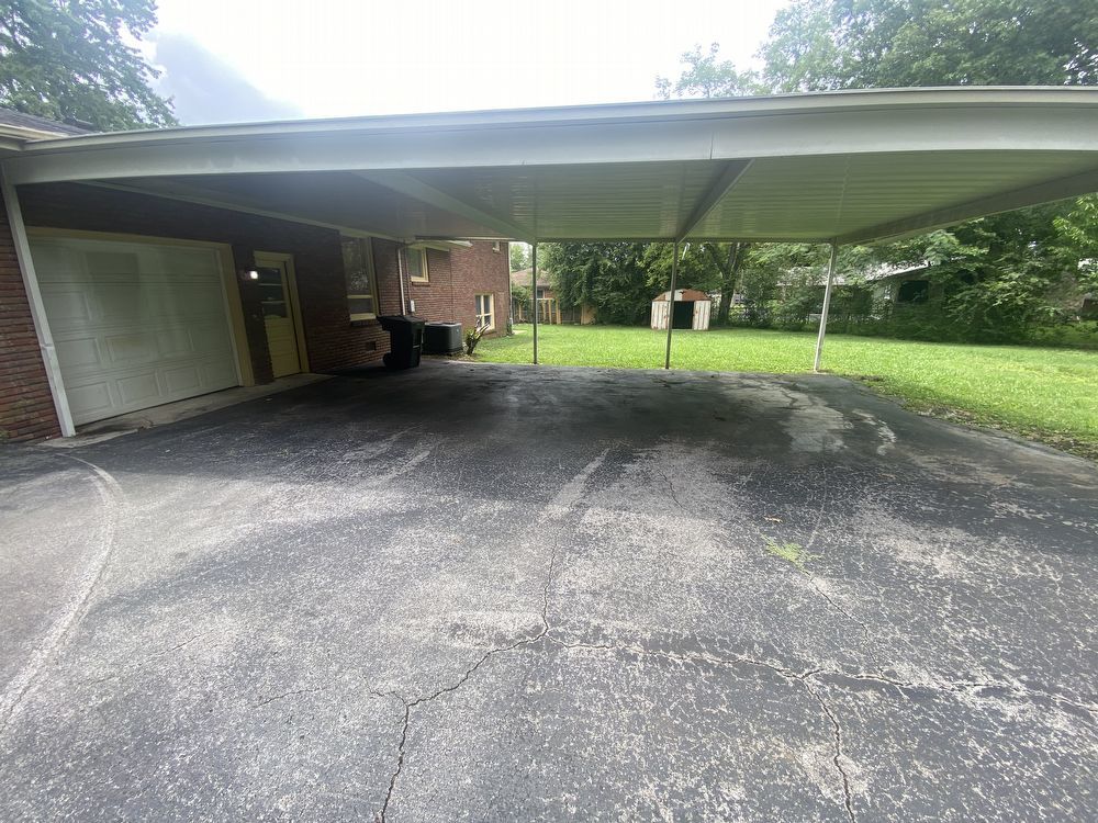 Charming 4 BR, 2 BA, Close to MTSU, 1 Car Garage, Large Carport property image