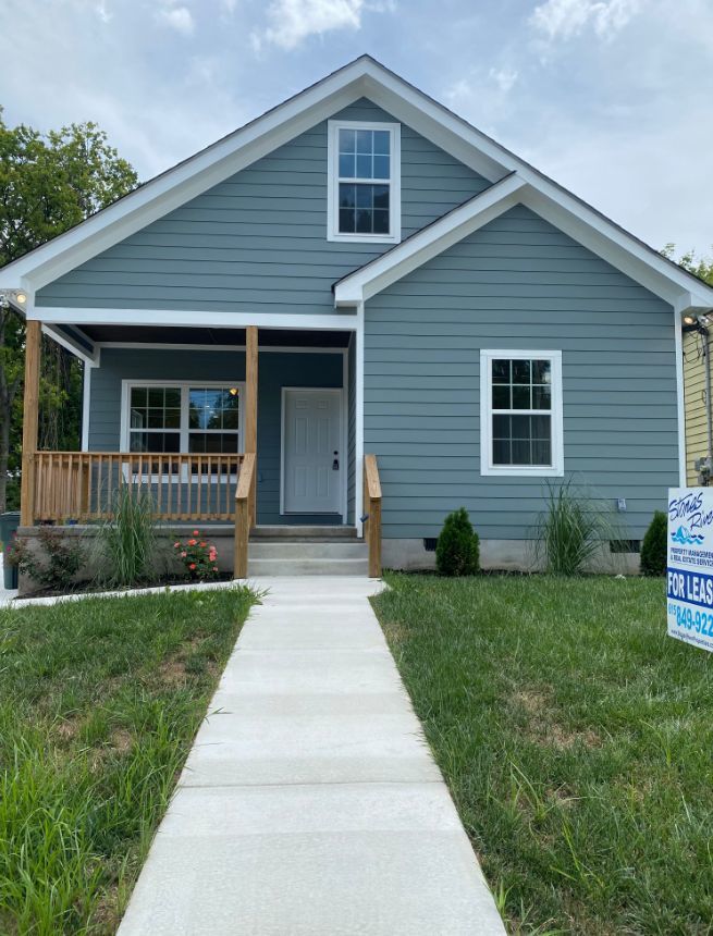 Charming 3 bed, 2 bath home! Fully fenced in, HUGE laundry room! property image