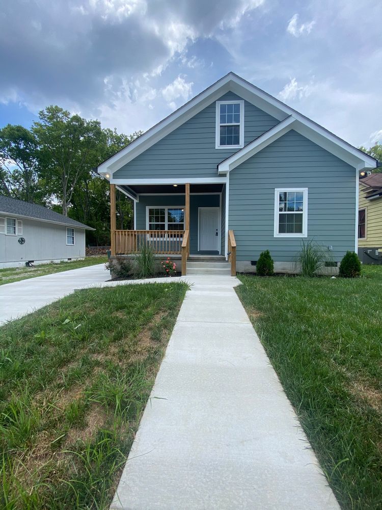 Charming 3 bed, 2 bath home! Fully fenced in, HUGE laundry room! property image