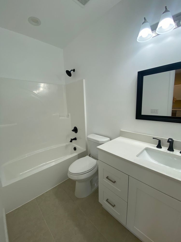 Charming 3 bed, 2 bath home! Fully fenced in, HUGE laundry room! property image