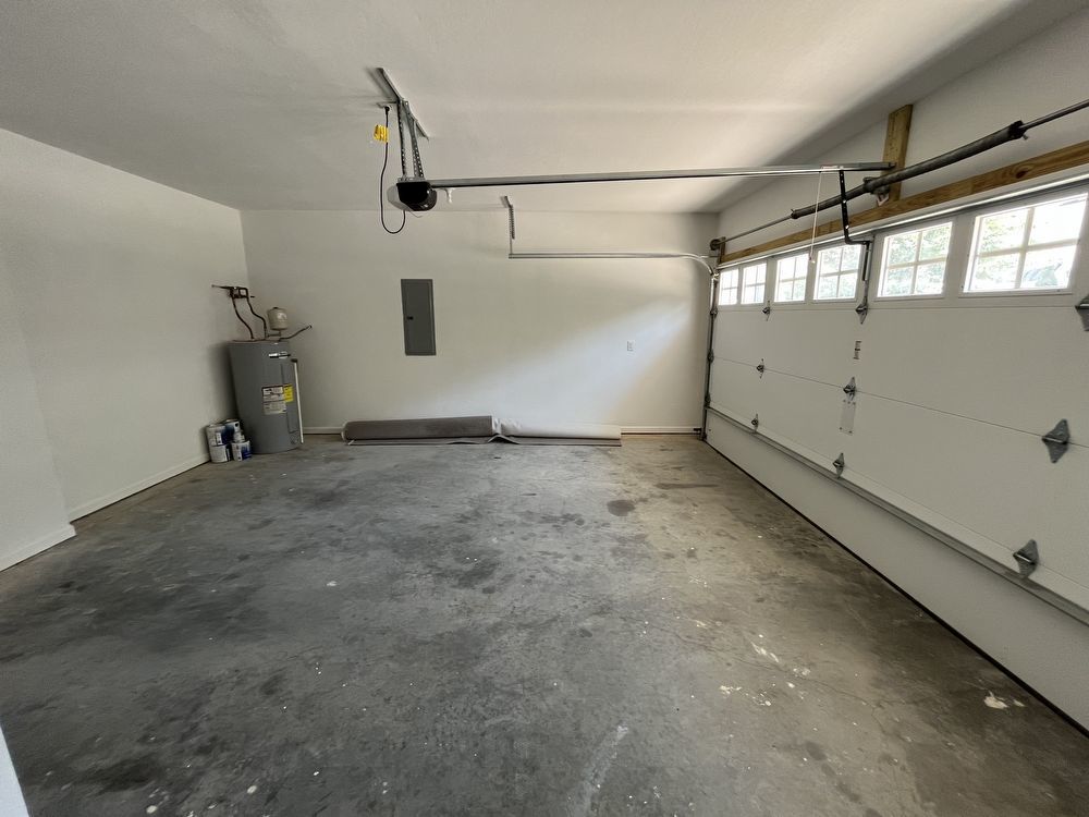 4 BR, 2.5 BA, 2 Car Garage | Townhome Close to Volkswagen, Amazon & Fed Ex property image