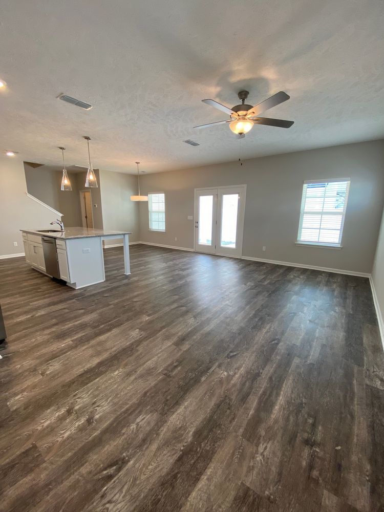 Like New Luxury Townhome! 3 BR, 2.5 BA, 2 Car Garage, Pool, Dog Park, and More! property image