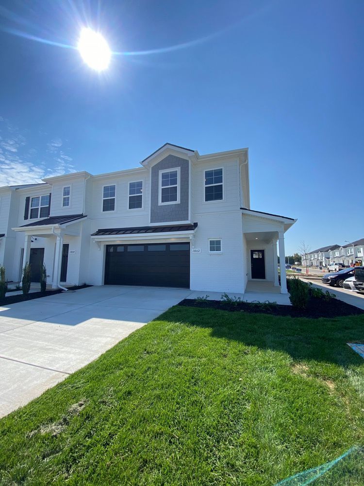 Like New Luxury Townhome! 3 BR, 2.5 BA, 2 Car Garage, Pool, Dog Park, and More! property image