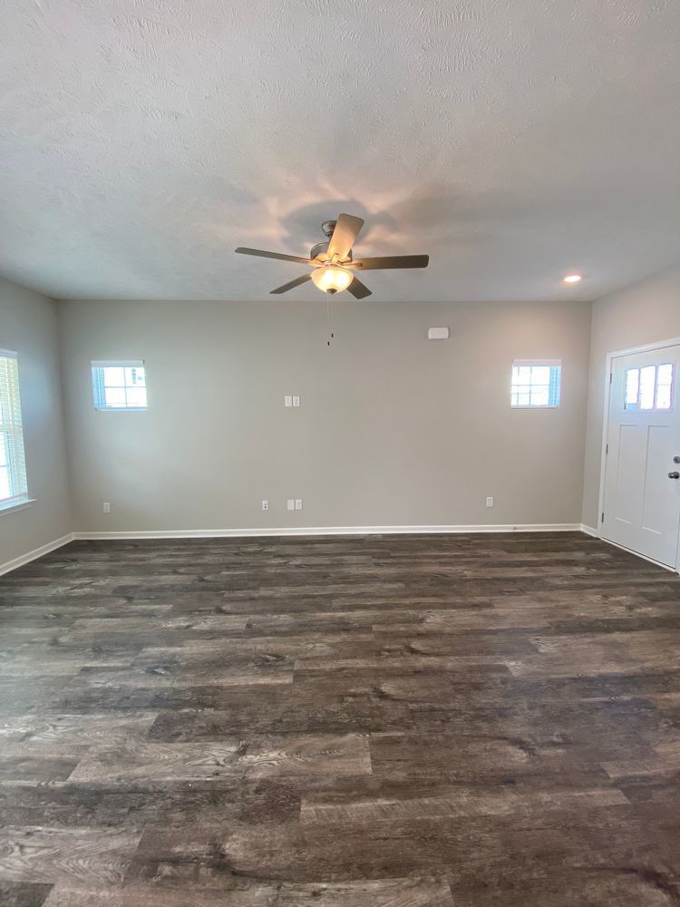 Like New Luxury Townhome! 3 BR, 2.5 BA, 2 Car Garage, Pool, Dog Park, and More! property image
