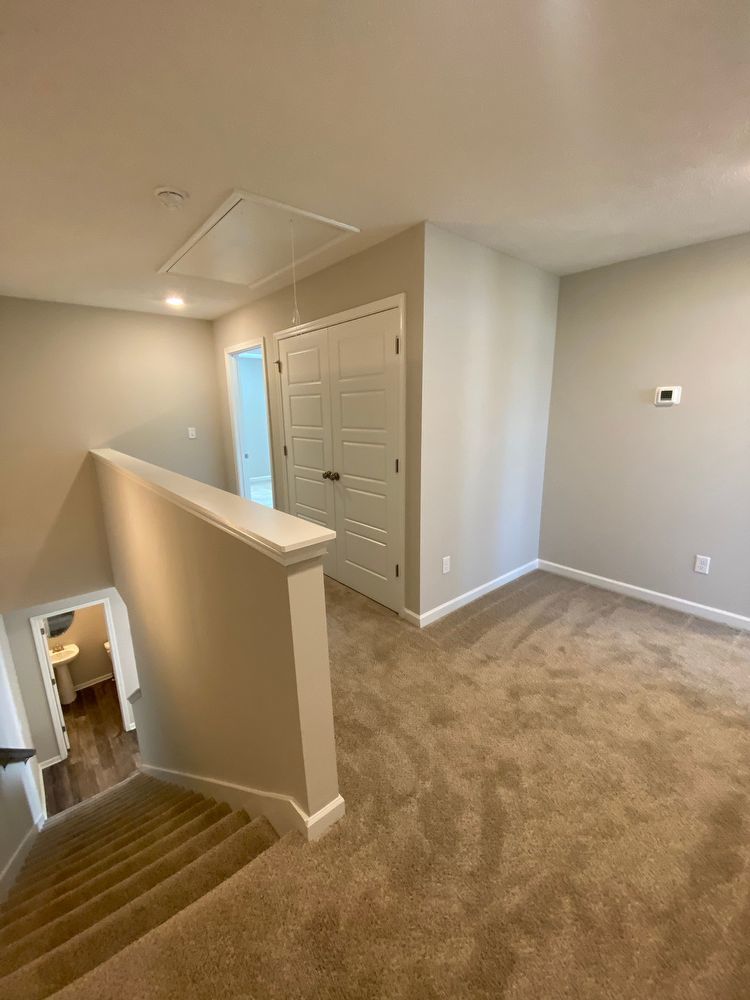 Like New Luxury Townhome! 3 BR, 2.5 BA, 2 Car Garage, Pool, Dog Park, and More! property image
