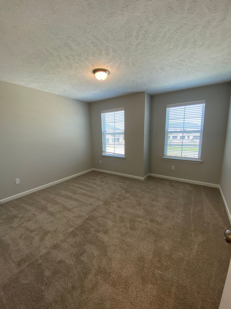 Like New Luxury Townhome! 3 BR, 2.5 BA, 2 Car Garage, Pool, Dog Park, and More! property image