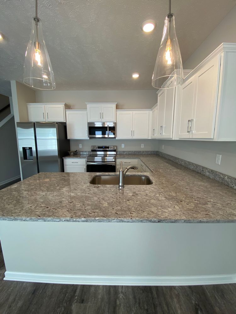 *MOVE IN SPECIAL* Luxury Townhome! 3 BR, 2.5 BA, 1 Car Garage, Pool, Dog Park, and More! property image