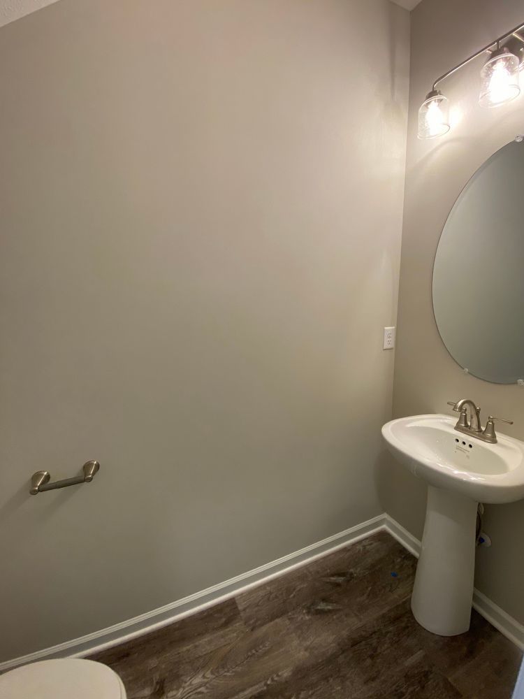 *MOVE IN SPECIAL* Luxury Townhome! 3 BR, 2.5 BA, 1 Car Garage, Pool, Dog Park, and More! property image