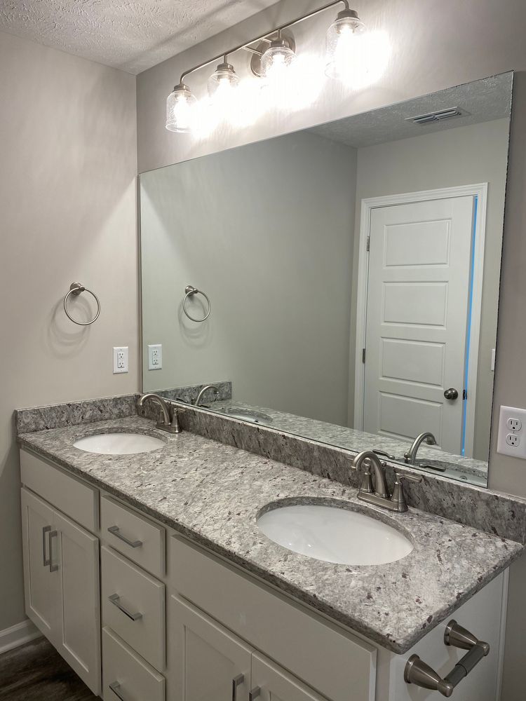 *MOVE IN SPECIAL* Luxury Townhome! 3 BR, 2.5 BA, 1 Car Garage, Pool, Dog Park, and More! property image