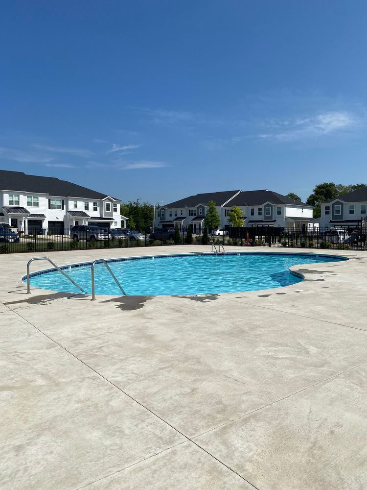*MOVE IN SPECIAL* Luxury Townhome! 3 BR, 2.5 BA, 1 Car Garage, Pool, Dog Park, and More! property image