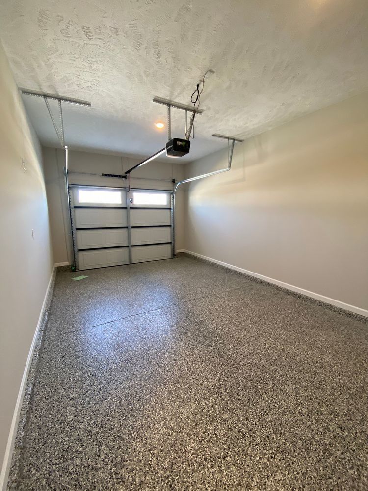 *MOVE IN SPECIAL* Luxury Townhome! 3 BR, 2.5 BA, 1 Car Garage, Pool, Dog Park, and More! property image