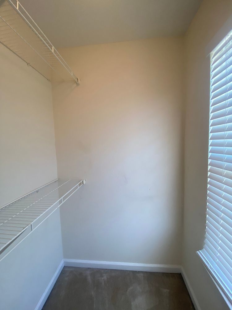 Available Now! 2 Bed, 2.5 Bath Townhome in The Cottages Of Lake Forest property image