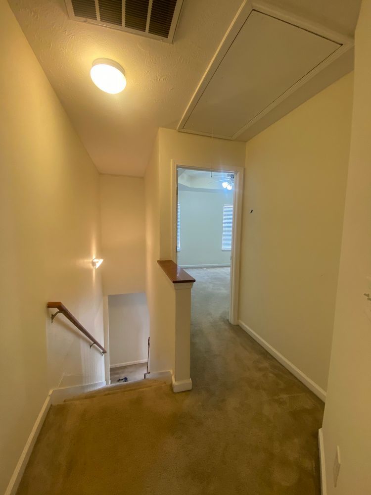 Available Now! 2 Bed, 2.5 Bath Townhome in The Cottages Of Lake Forest property image