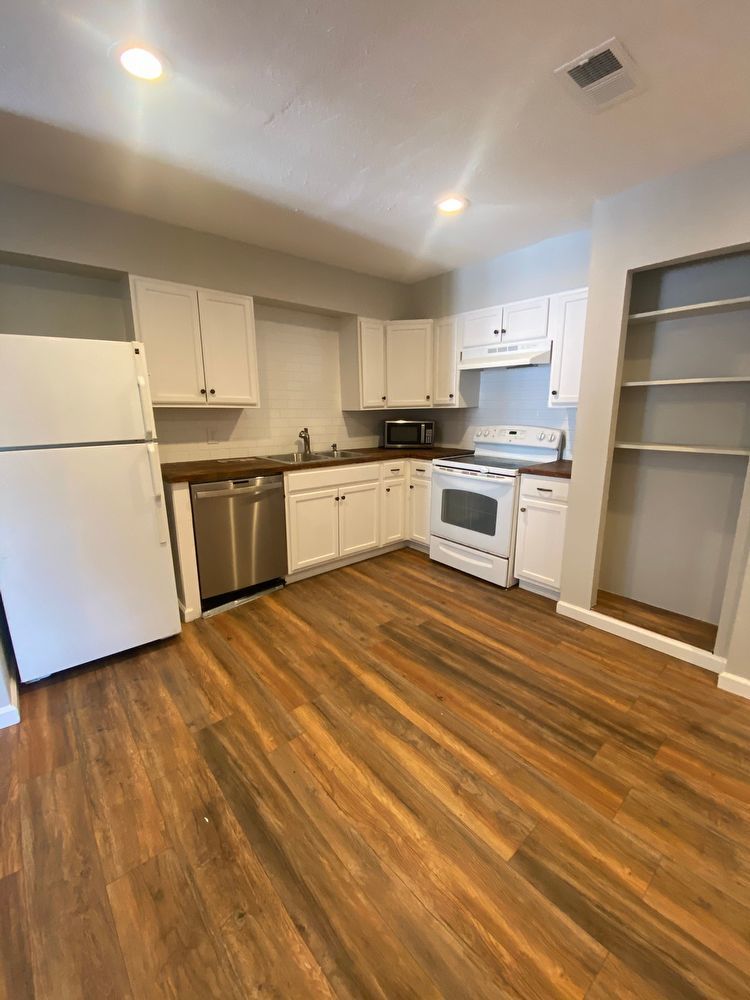 Renovated 2 BR, 2 BA Apartment, Easy Access to I24 & 15 Mins. to Downtown Nashville property image