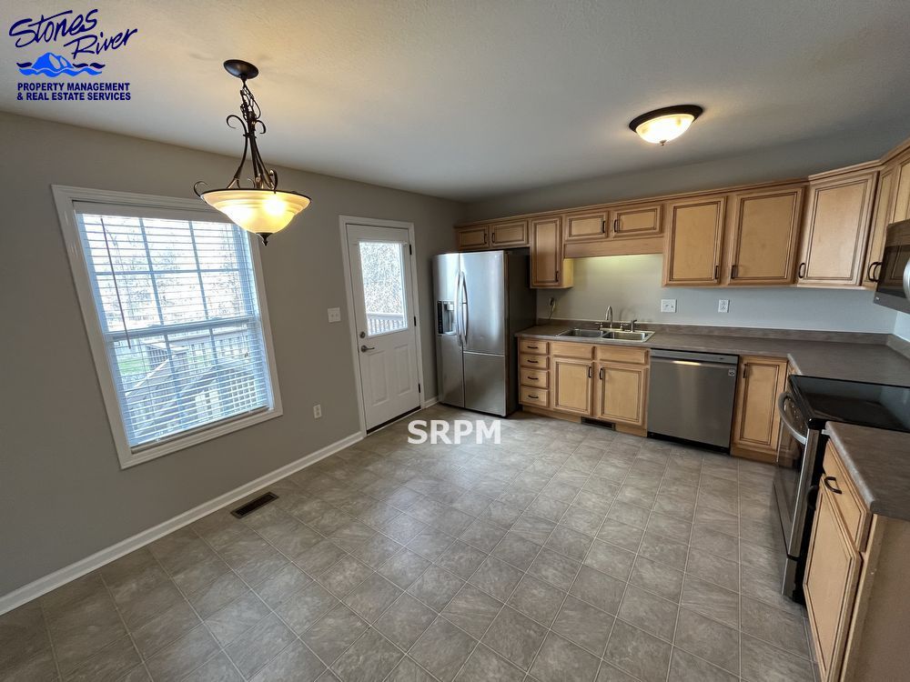 Charming 3 Bed / 2 Bath Ranch-Style Home on Corner Lot – Clarksville, TN property image