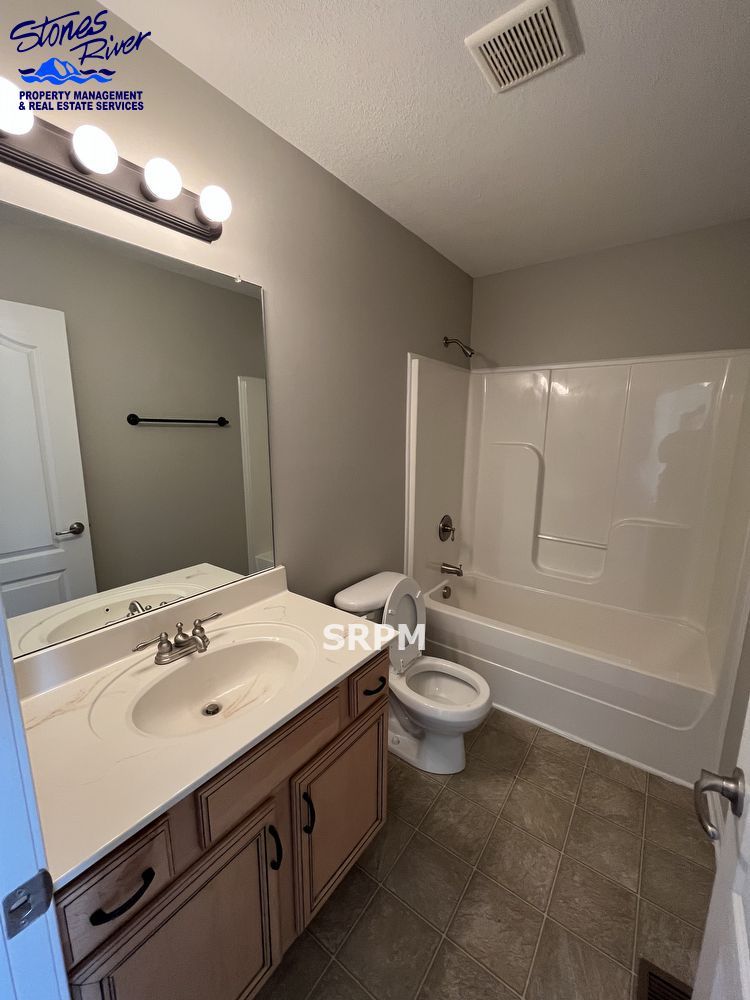 Charming 3 Bed / 2 Bath Ranch-Style Home on Corner Lot – Clarksville, TN property image