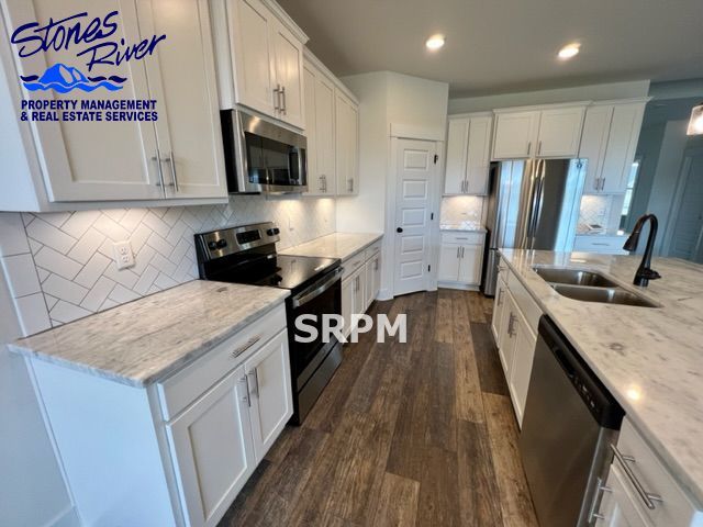 Beautiful 4 Bed/ 3.5 Bath Home in Newly Built Rivers Edge! property image