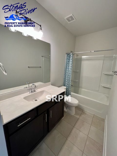 Beautiful 4 Bed/ 3.5 Bath Home in Newly Built Rivers Edge! property image