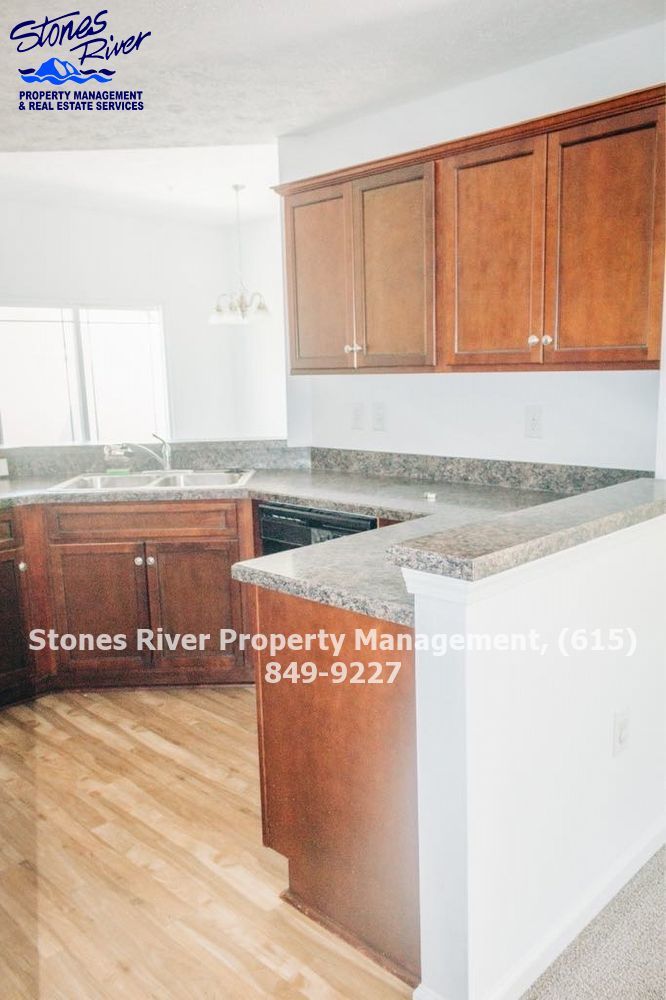 3 BR/ 2.5 BA Townhome in Somerset Springs in Spring Hill! Club House pool, workout area, etc.. property image