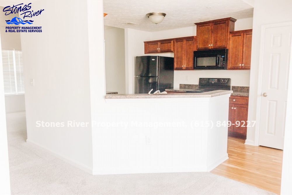 3 BR/ 2.5 BA Townhome in Somerset Springs in Spring Hill! Club House pool, workout area, etc.. property image