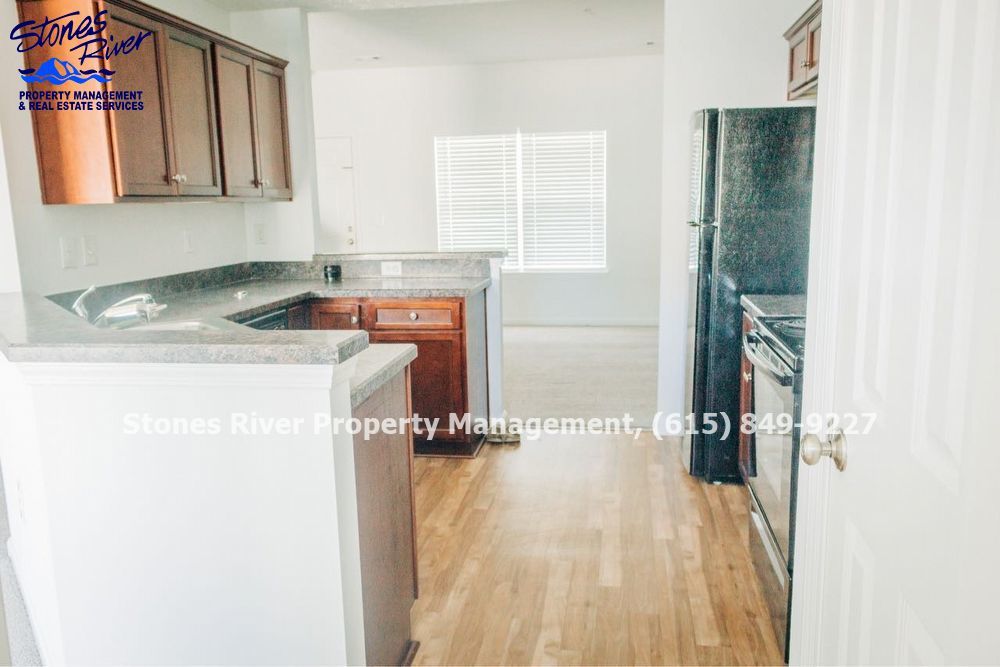 3 BR/ 2.5 BA Townhome in Somerset Springs in Spring Hill! Club House pool, workout area, etc.. property image